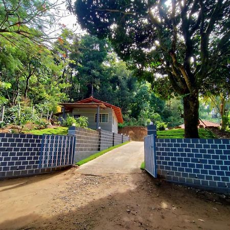 Darshan'S Home Stay Мадикери Экстерьер фото