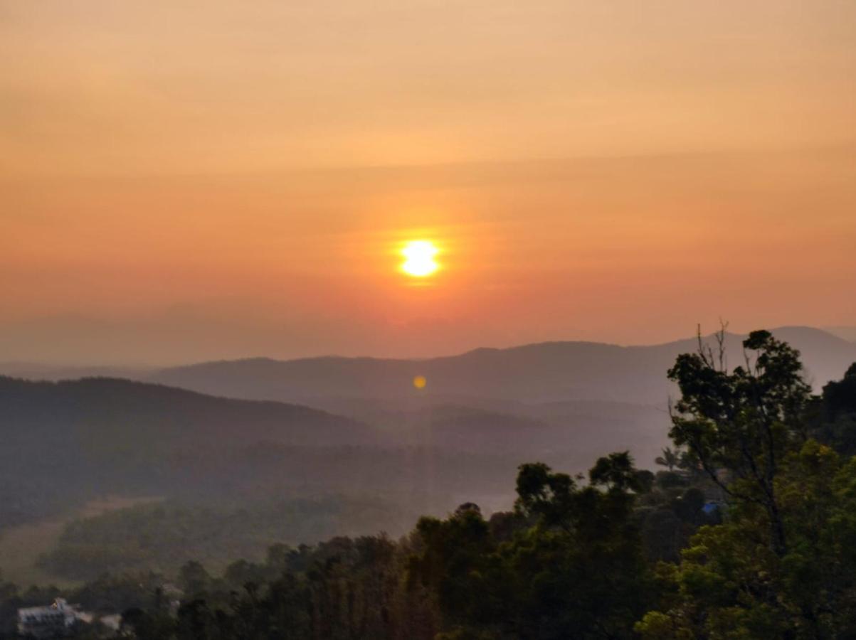 Darshan'S Home Stay Мадикери Экстерьер фото